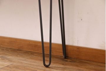 アンティーク家具　和製アンティーク　古いナラ材の鉄脚ローテーブル(飾り台)