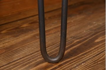 アンティーク家具　和製アンティーク　古いナラ材の鉄脚ローテーブル(飾り台)