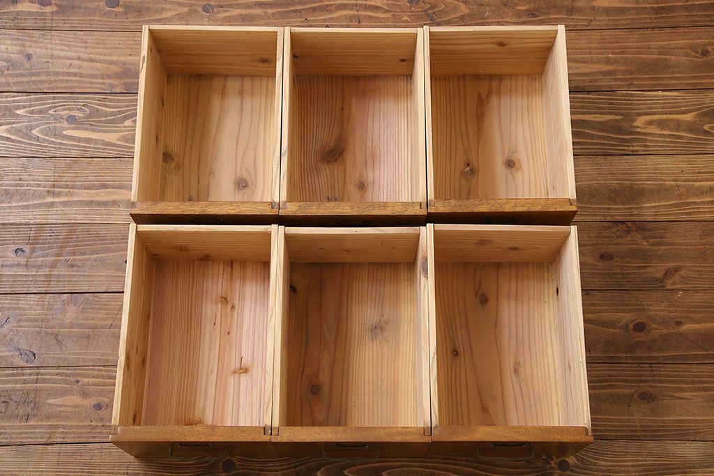 アンティーク家具　ネームプレート付き!引き出し12杯のアンティークチェスト(引き出し、ドロワー)