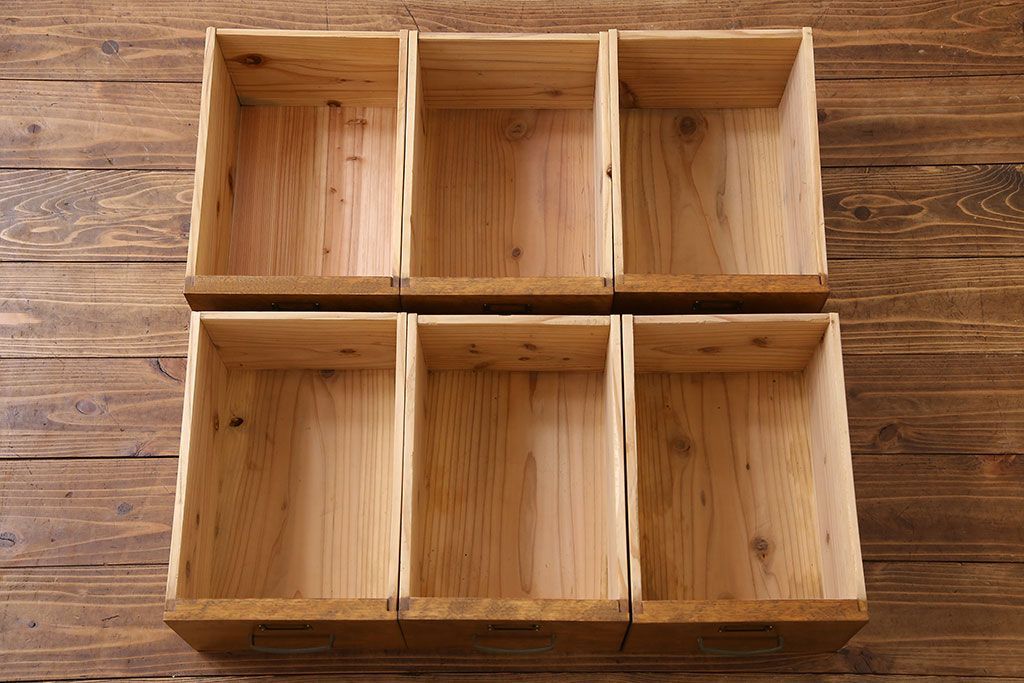 アンティーク家具　ネームプレート付き!引き出し12杯のアンティークチェスト(引き出し、ドロワー)