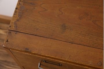 アンティーク家具　ネームプレート付き!引き出し12杯のアンティークチェスト(引き出し、ドロワー)