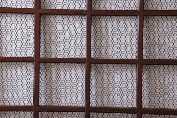 和製アンティーク　古いヒノキ材の升目蔵戸(引き戸、建具、玄関戸)