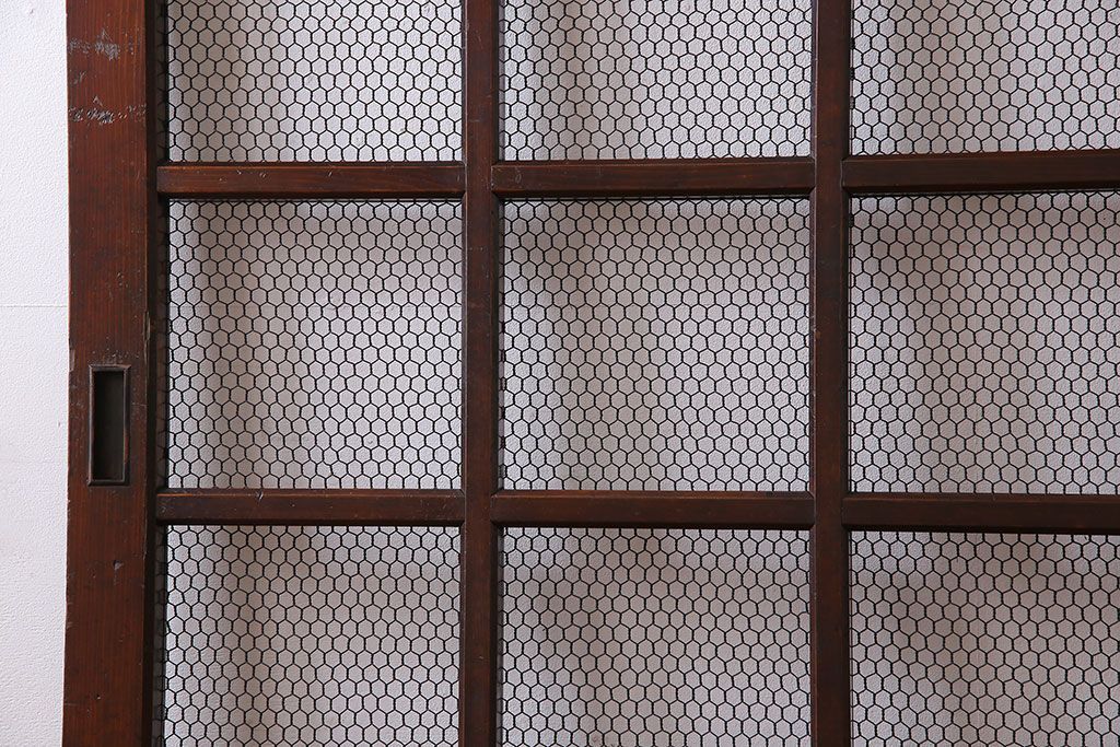 和製アンティーク　古いヒノキ材の升目蔵戸(引き戸、建具、玄関戸)