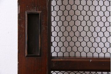 和製アンティーク　古いヒノキ材の升目蔵戸(引き戸、建具、玄関戸)