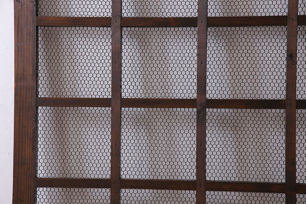 和製アンティーク　古いヒノキ材の升目蔵戸(引き戸、建具、玄関戸)