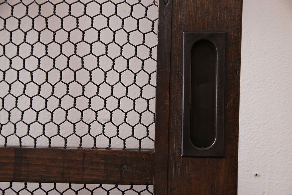 和製アンティーク　古いヒノキ材の升目蔵戸(引き戸、建具、玄関戸)