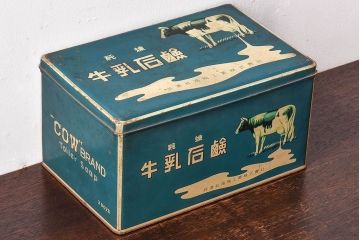 アンティーク雑貨　昭和レトロ　牛乳石鹸　ブリキ缶(小物入れ)