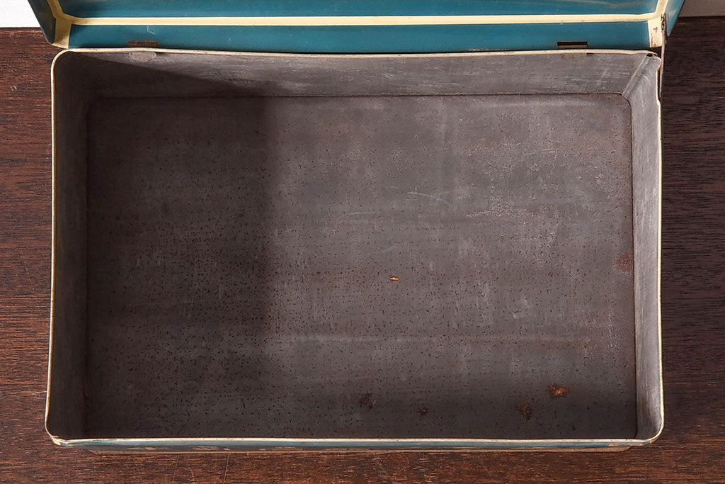 アンティーク雑貨　昭和レトロ　牛乳石鹸　ブリキ缶(小物入れ)