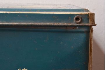 アンティーク雑貨　昭和レトロ　牛乳石鹸　ブリキ缶(小物入れ)