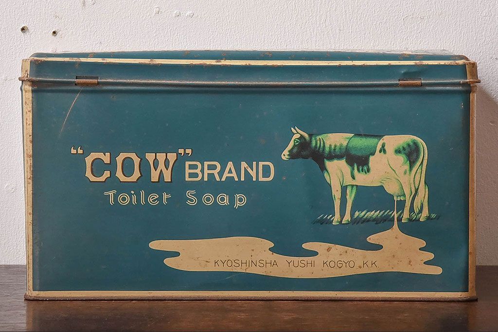 アンティーク雑貨　昭和レトロ　牛乳石鹸　ブリキ缶(小物入れ)