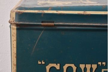 アンティーク雑貨　昭和レトロ　牛乳石鹸　ブリキ缶(小物入れ)