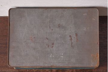 アンティーク雑貨　昭和レトロ　牛乳石鹸　ブリキ缶(小物入れ)