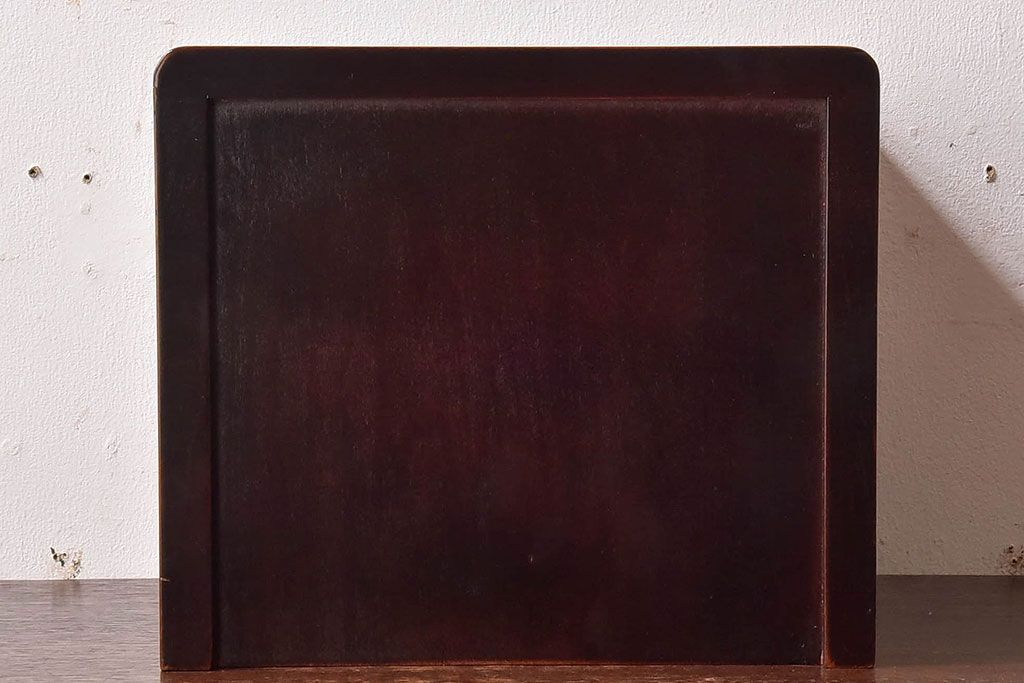 中古　木製　卓上にも使えるシックな彫刻入り小引き出し(小物収納)