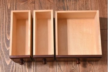 中古　北海道民芸家具　滑らかな木の質感が魅力的な面白小箱(小引き出し)(1)
