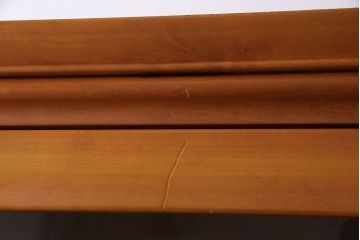 中古　家具蔵(カグラ)　温もり溢れるチェリー材のカップボード(キャビネット、食器棚、収納棚)(定価約34万円)