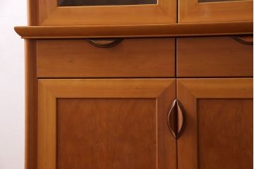 中古　家具蔵(カグラ)　温もり溢れるチェリー材のカップボード(キャビネット、食器棚、収納棚)(定価約34万円)