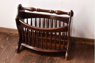 アンティーク雑貨　中古　柏木工(KASHIWA) 凝ったデザインが印象的なマガジンラック