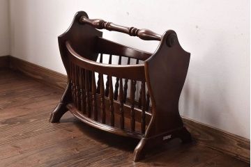アンティーク雑貨　中古　柏木工(KASHIWA) 凝ったデザインが印象的なマガジンラック