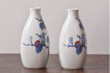 アンティーク雑貨　昭和期　十三代酒井田柿右衛門　白色の余白が美しい染錦柿文酒器