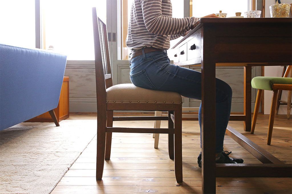 レトロ家具　昭和レトロ　温かな雰囲気漂うアンティークチェア(椅子、イス、ダイニングチェア)