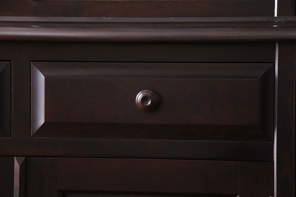 中古　北海道民芸家具　OM151　シックな食器棚(キャビネット、収納棚)(定価130万円)