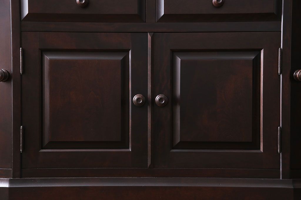 中古　北海道民芸家具　OM151　シックな食器棚(キャビネット、収納棚)(定価130万円)