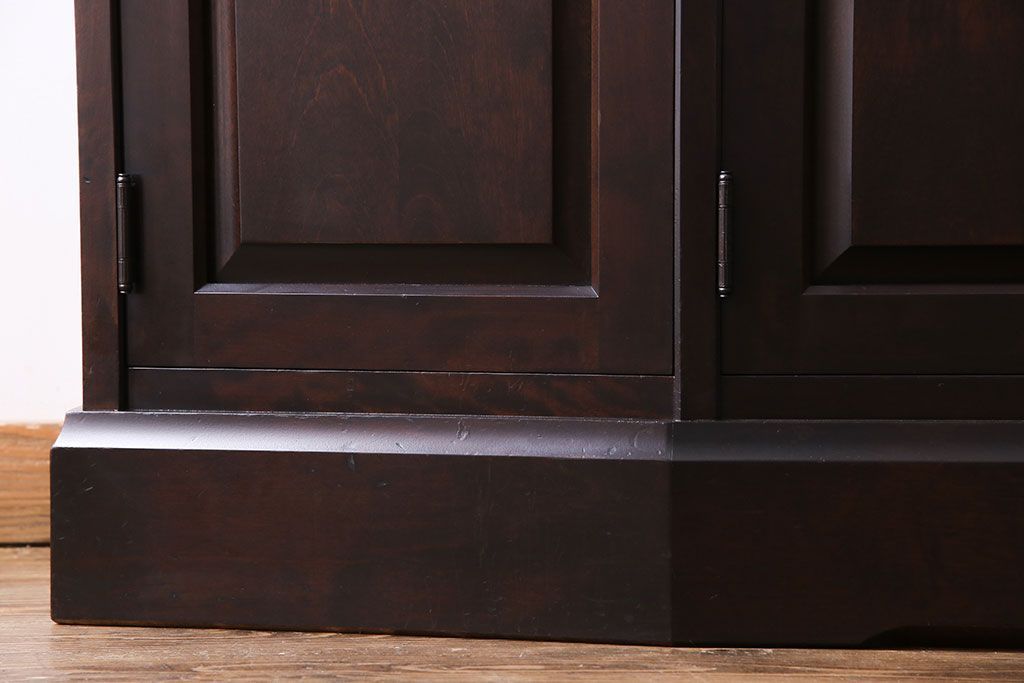 中古　北海道民芸家具　OM151　シックな食器棚(キャビネット、収納棚)(定価130万円)