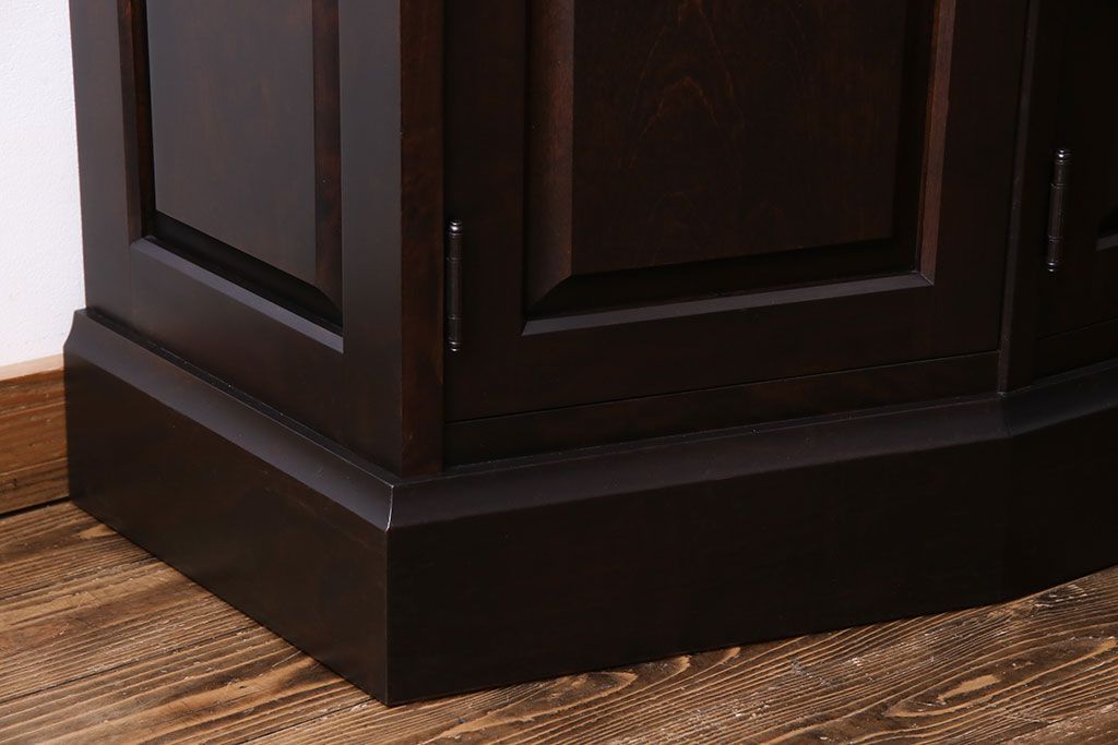 中古　北海道民芸家具　OM151　シックな食器棚(キャビネット、収納棚)(定価130万円)