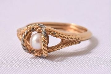 アンティーク雑貨　AVON(エイボン)　FASHION ACCENTS IN JEWELRY　ビンテージリング(指輪)・外箱付き
