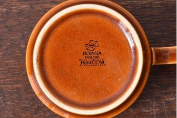 アンティーク雑貨　イギリスビンテージ　HORNSEA(ホーンジー)HEIRLOOM(エアルーム)シリーズ　カップ&ソーサー2客セット(洋食器)(1)