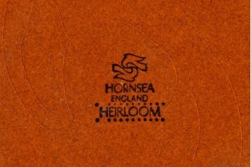 アンティーク雑貨　イギリスビンテージ　HORNSEA(ホーンジー)HEIRLOOM(エアルーム)シリーズ　カップ&ソーサー2客セット(洋食器)(1)