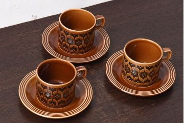 アンティーク雑貨　イギリスビンテージ　HORNSEA(ホーンジー)HEIRLOOM(エアルーム)シリーズ　カップ&ソーサー3客セット(洋食器)