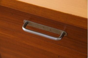 ヴィンテージ家具　和製ビンテージ　希少　整然とした木目が美しい突板チーク材のデスク(ワークデスク、在宅ワーク、在宅用、オフィスデスク)