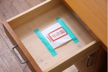 ヴィンテージ家具　和製ビンテージ　希少　整然とした木目が美しい突板チーク材のデスク(ワークデスク、在宅ワーク、在宅用、オフィスデスク)
