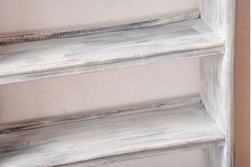 ペイント家具　シャビーな風合いが魅力的な本棚(飾り棚、陳列棚)