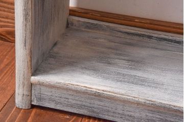 ペイント家具　シャビーな風合いが魅力的な本棚(飾り棚、陳列棚)