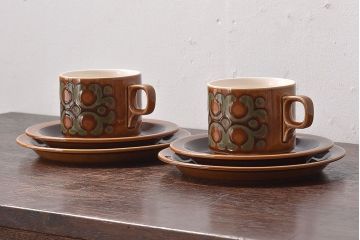 アンティーク雑貨　イギリスビンテージ　HORNSEA(ホーンジー)　BRONTE(ブロンテ)シリーズ　カップ&ソーサー&プレート2客セット(洋食器)(1)