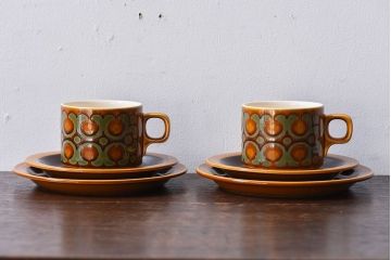 イギリスビンテージ　HORNSEA(ホーンジー)　BRONTE(ブロンテ)シリーズ　カップ&ソーサー&プレート2客セット(洋食器)(3)