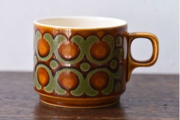 イギリスビンテージ　HORNSEA(ホーンジー)　BRONTE(ブロンテ)シリーズ　カップ&ソーサー&プレート2客セット(洋食器)(3)