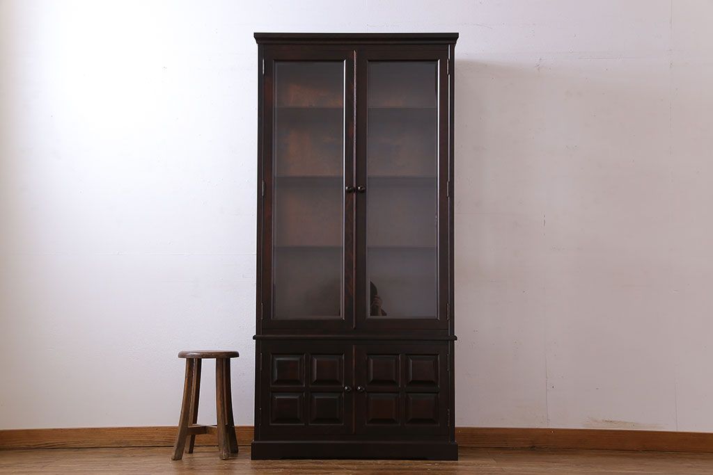 中古　希少な廃盤品!!　北海道民芸家具　OM158　上質な三方ガラス飾り棚(陳列棚、ガラスケース)