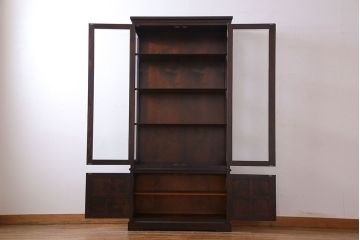 中古　希少な廃盤品!!　北海道民芸家具　OM158　上質な三方ガラス飾り棚(陳列棚、ガラスケース)
