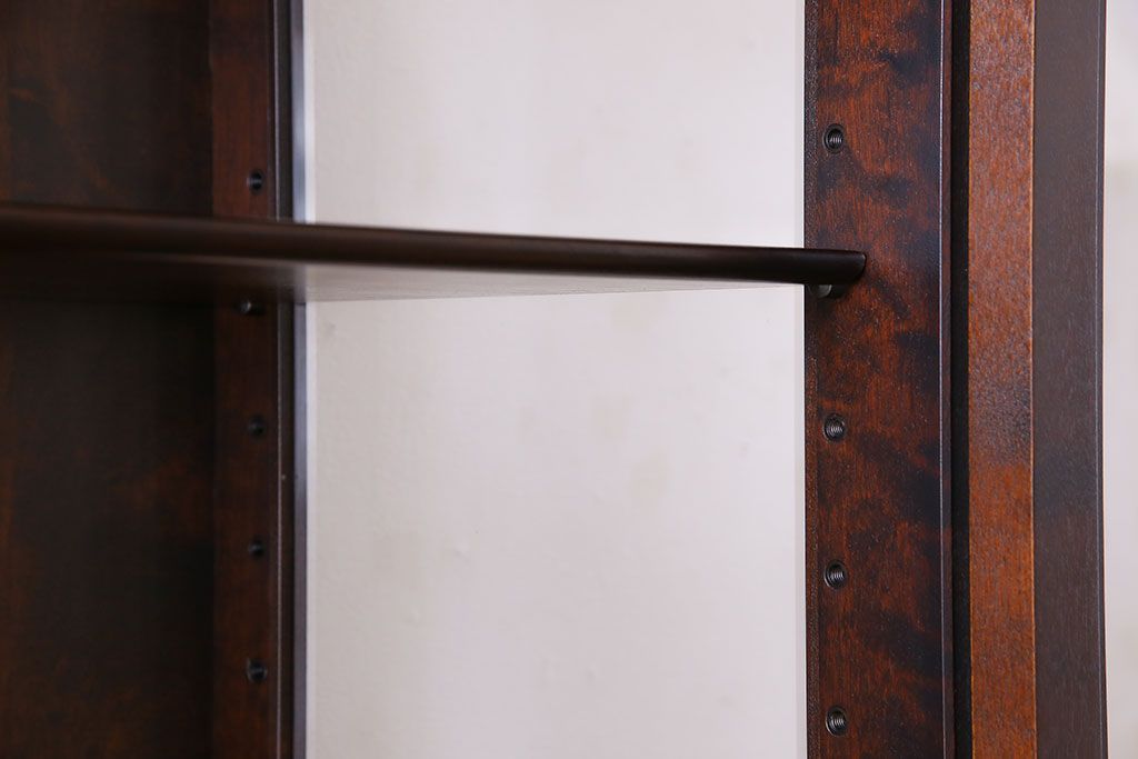 中古　希少な廃盤品!!　北海道民芸家具　OM158　上質な三方ガラス飾り棚(陳列棚、ガラスケース)