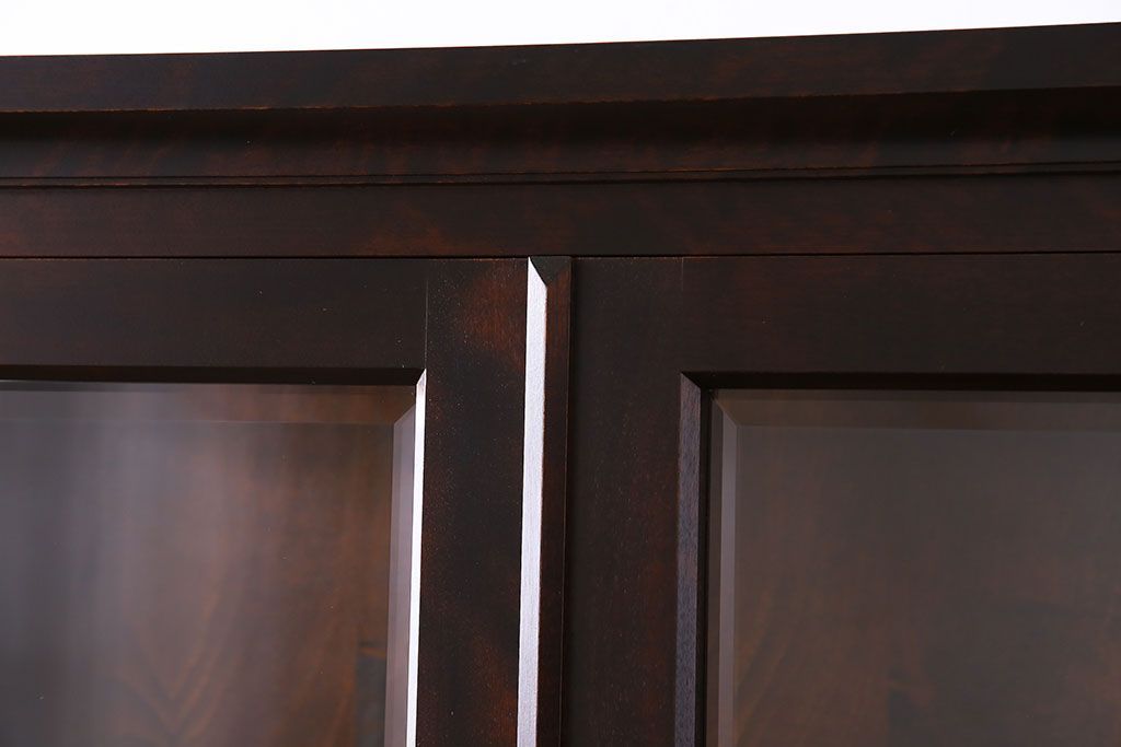 中古　希少な廃盤品!!　北海道民芸家具　OM158　上質な三方ガラス飾り棚(陳列棚、ガラスケース)