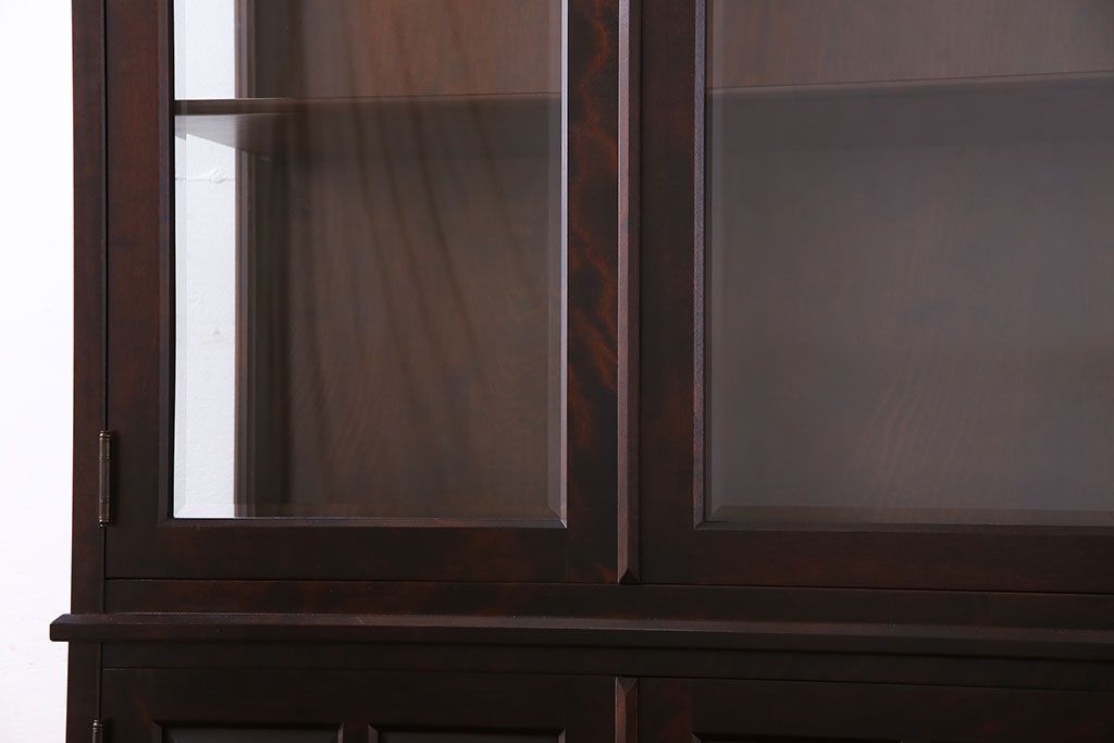 中古　希少な廃盤品!!　北海道民芸家具　OM158　上質な三方ガラス飾り棚(陳列棚、ガラスケース)