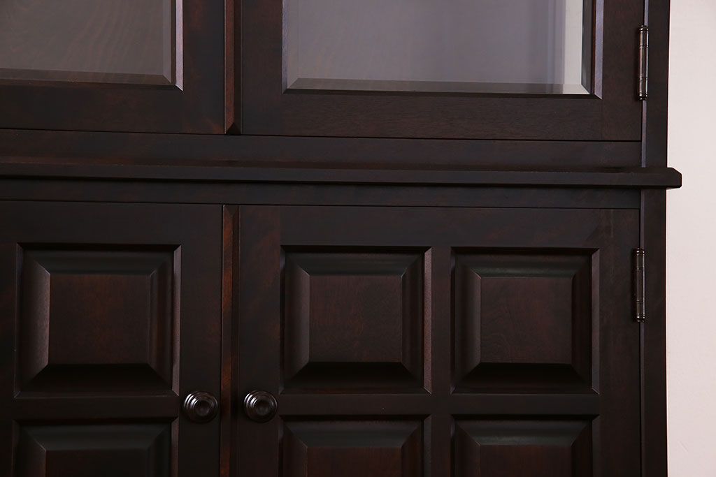 中古　希少な廃盤品!!　北海道民芸家具　OM158　上質な三方ガラス飾り棚(陳列棚、ガラスケース)