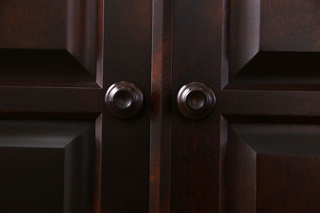 中古　希少な廃盤品!!　北海道民芸家具　OM158　上質な三方ガラス飾り棚(陳列棚、ガラスケース)