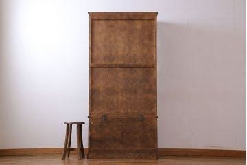 中古　希少な廃盤品!!　北海道民芸家具　OM158　上質な三方ガラス飾り棚(陳列棚、ガラスケース)