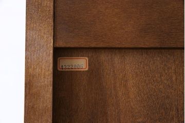 中古　希少な廃盤品!!　北海道民芸家具　OM158　上質な三方ガラス飾り棚(陳列棚、ガラスケース)