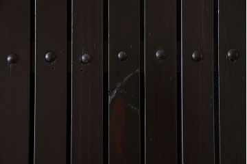 和製アンティーク　味わい深い風合いの和モダンな格子板戸(引き戸、建具)