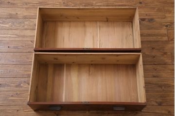 アンティーク家具　漆塗りが上品な鉄脚付きアンティークチェスト(箪笥、タンス、引き出し)・引き出し2杯